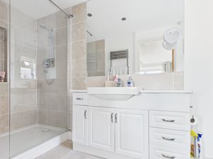 ensuite- click for photo gallery